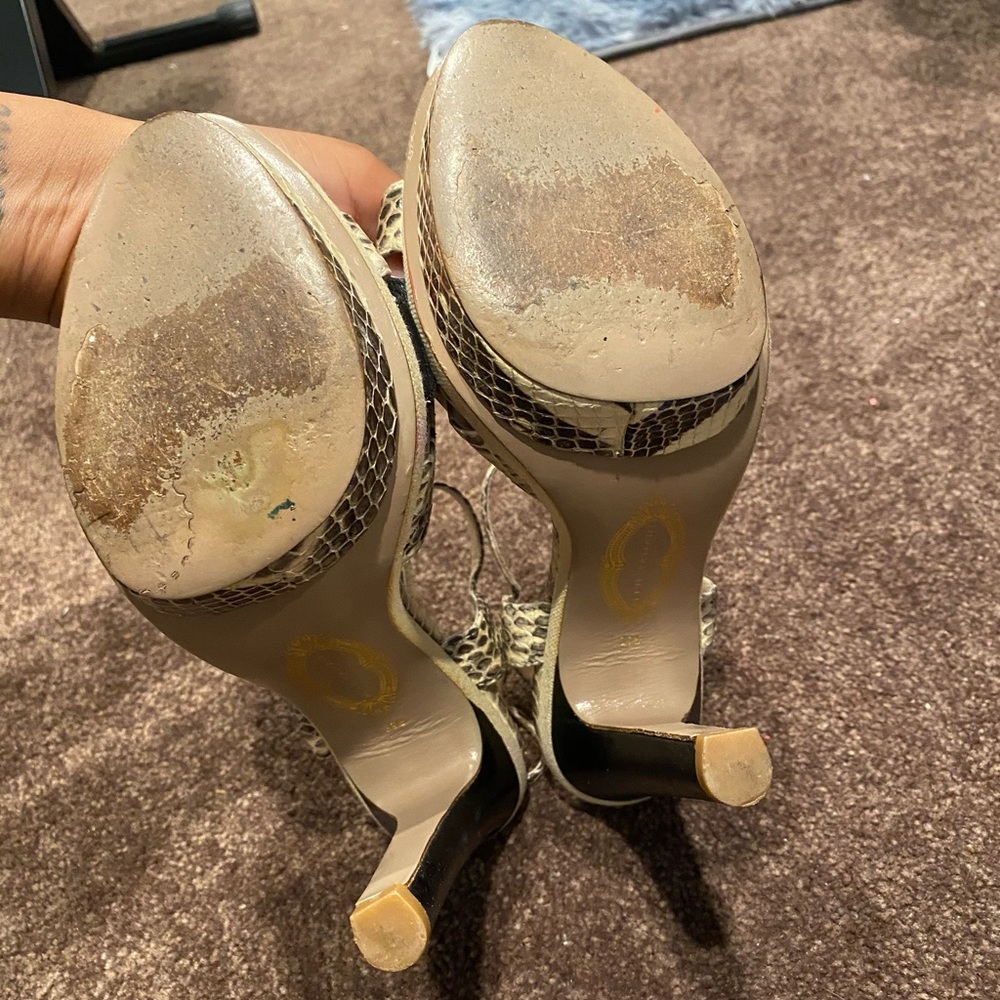 Heels - Picture 4 of 5